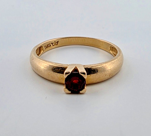 Goldring 585 mit rotem - , stein