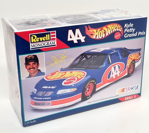 Revell pontiac grand - 1/24,