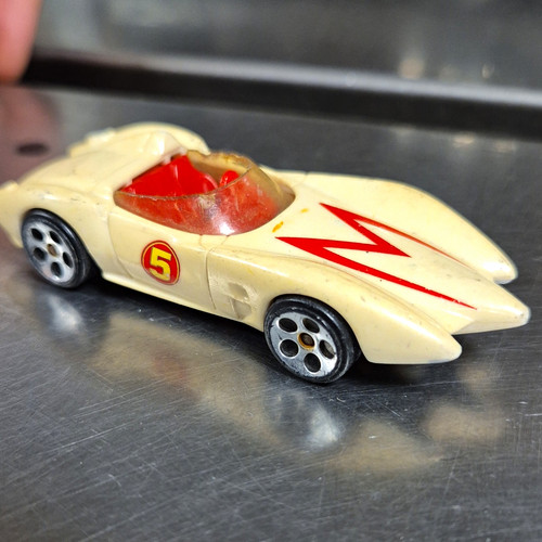 Hot wheels mach rennwagen - hot,