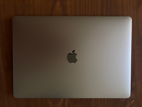 Macbook pro core i9 - 15.4",
