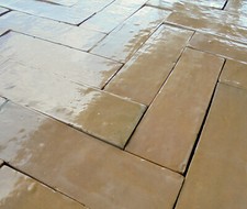 1m² Bejmat graubeige glasiert