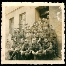 Grünberg Schlesien 1941 - Wehrmacht vor Gasthaus Grüner Baum - WK2 Foto 6x6cm