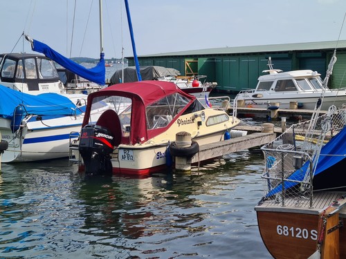 Motorboot mit trailer - motorboot,