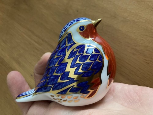 Royal crown derby - crown, robin
