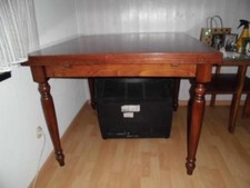 Schöner, stabiler Ausziehtisch