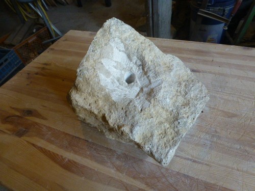 Quellstein brunnenstein mit - brunnenstein,