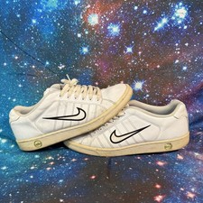 Nike Court Tradition Sneaker