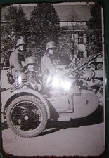 Blechschild: Soldaten auf