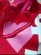 Große rote Einkaufstasche