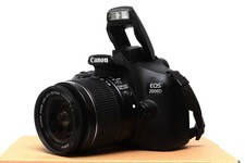 Canon EOS 2000D 24,1 MP WIFI FULL HD DSLR mit Canon EF-S 18-55mm IS II und Zub
