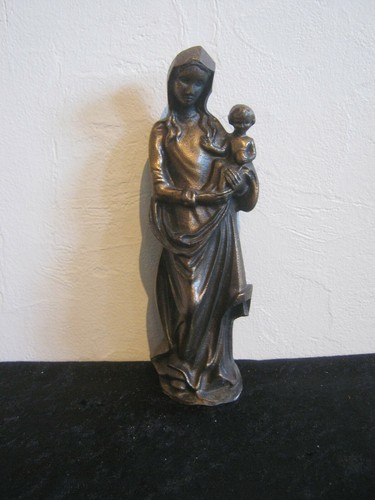 Massiv madonna mit jesuskind - mit,
