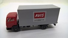 Wiking 434 Mercedes MB LP 814 LN2 Koffer-LKW m. LBW AVIS Autovermietung rot (70)