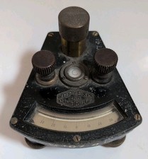 Vintage Galvanometer mit Nivellierfüßen - W.G Pye - Stromzähler Messgerät alt