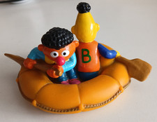 Sesamstraße Ernie und Bert im Boot  -Figur 1999 - Jim Henson Company