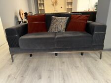 Modernes Schlafsofa in Anthrazit-Samt – Stilvoll und Funktional