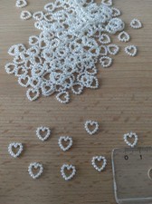 50 Perlenherzen Tischdeko für