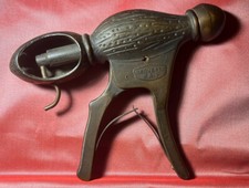 NUSSKNACKER WAF BRONZE