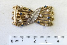 Alte vierreihige  PerlSchließe mit safirfarbenen Similis