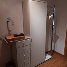 Garderobenschrank weiß 5 Schubladen Schuhkommode ,Marmorplatte,verchromt.