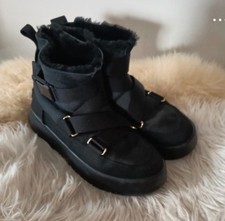 Neuwertige, schwarze UGG