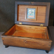 Antike Schmuckschatulle um 1920 auf 4 Füßen