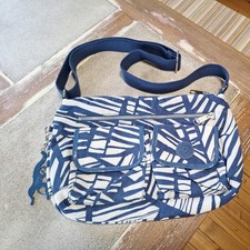 Kipling Handtasche Umhängetasche groß,  blau/weiß gemustert, neu