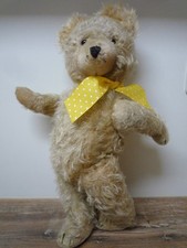 Hübscher antiker Teddybär