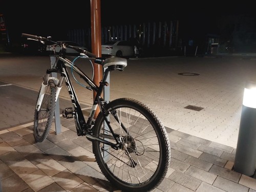 One bycycle used good - one, bycycle,