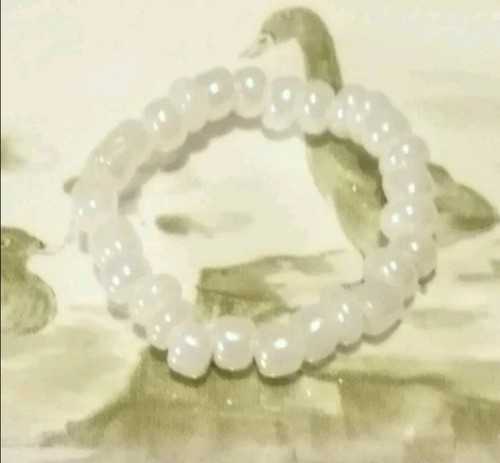 Zarter weißer stretch - weißer, stretch-ring