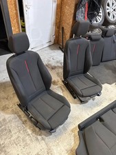 BMW 1er F20 Sitze Sportsitze Innenausstattung M Paket M Technick schwarz / rot