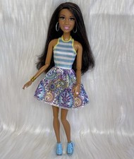 Barbie Puppe - Life in the Dreamhouse-Wimpern - 100 Posen Nikki rar