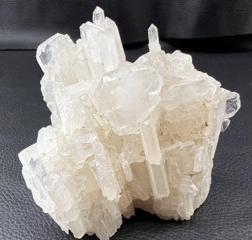 Bergkristall aus baloschistan - aus,