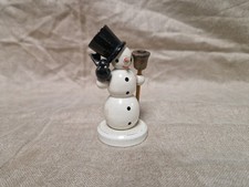 alte schöne Holzfigur für