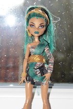 Sexy Monster High Nefera de Nile Basic Original G1 2011 MATTEL @