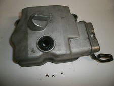 Ventildeckel für einen Suzuki UE 125 2001-2003 12551