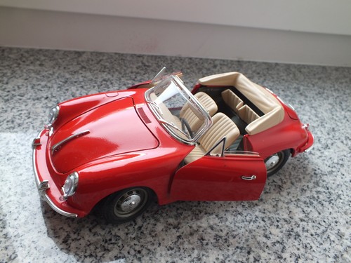 Modellauto bburago porsche - -,
