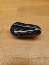 Streifen Achat Onyx 58g Edelstein Chalcedon Getrommelt Heilstein 5,5 X 2 Cm 