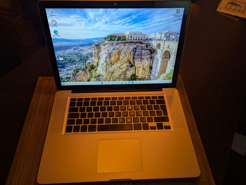 Apple macbook pro - a1286, (15")