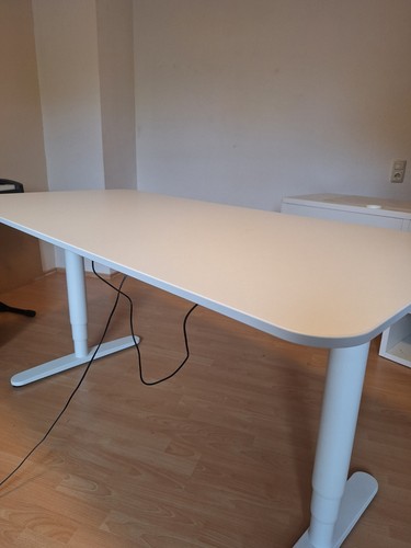 Ikea bekant schreibtisch - ikea,