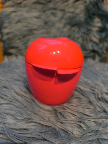 Tupperware apple keeper - keeper,