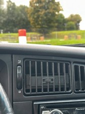 Ausziehbarer Getränkehalter