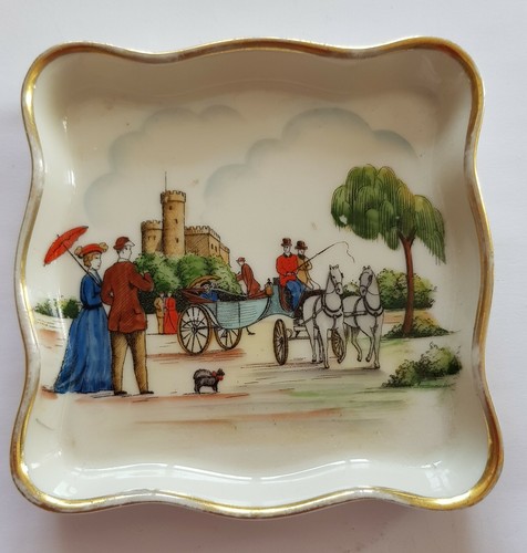 Alte kleine eckige schale mit - alte,