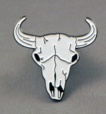 CATTLE SKULL ENAMEL PIN BADGE - NEW