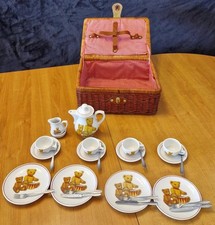 Roehler Collection Teeservice in Picknickkorb, Puppengeschirr, Kinderküche