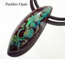 34,8ct. EDEL KOROIT  Boulder Opal Anhänger  Grün-Rot-Gold-Blau  Flashfire-Opals