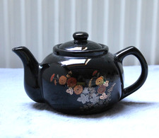 Keramik Teekanne glänzend schwarz mit Blumendekor 0,6L
