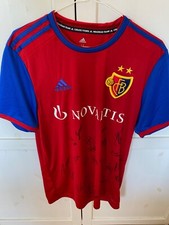 FC Basel Trikot signiert Team