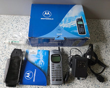 MOTOROLA AM3180 GSM Mobiltelefon / Handy mit Zubehörpaket