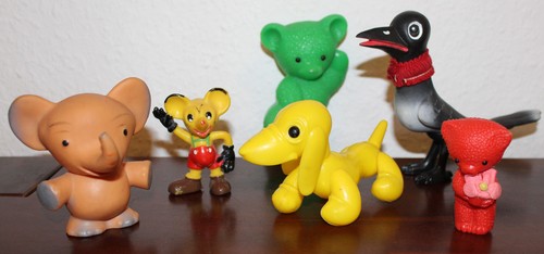 Diverse spielzeugfiguren aus - spielzeugfiguren,