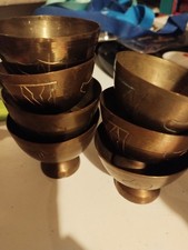 Teller Und Schüsseln mit 7